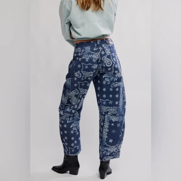 NWT Free People Good Luck Printed Barrel Jeans - navy bandana - Picture 4 of 6
